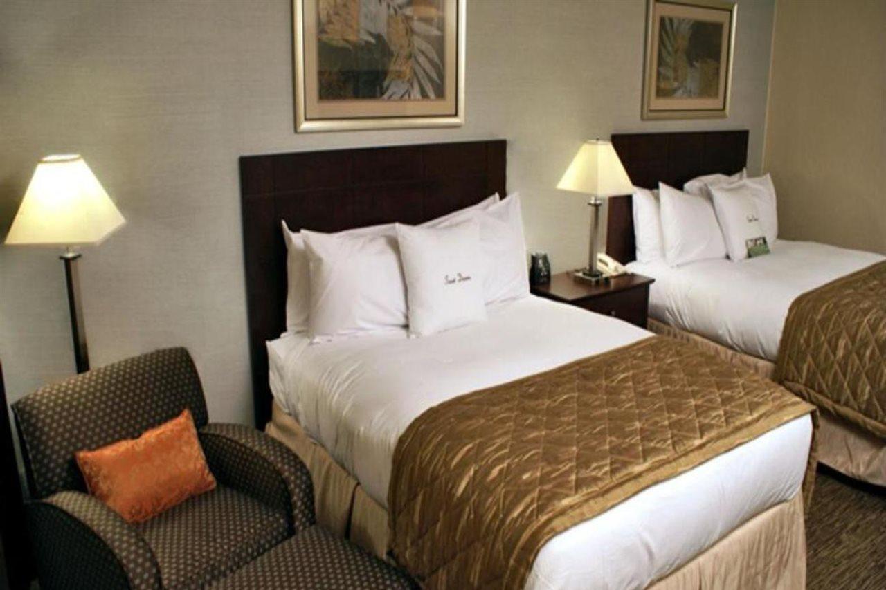 Doubletree By Hilton Rocky Mount Hotel Exterior photo